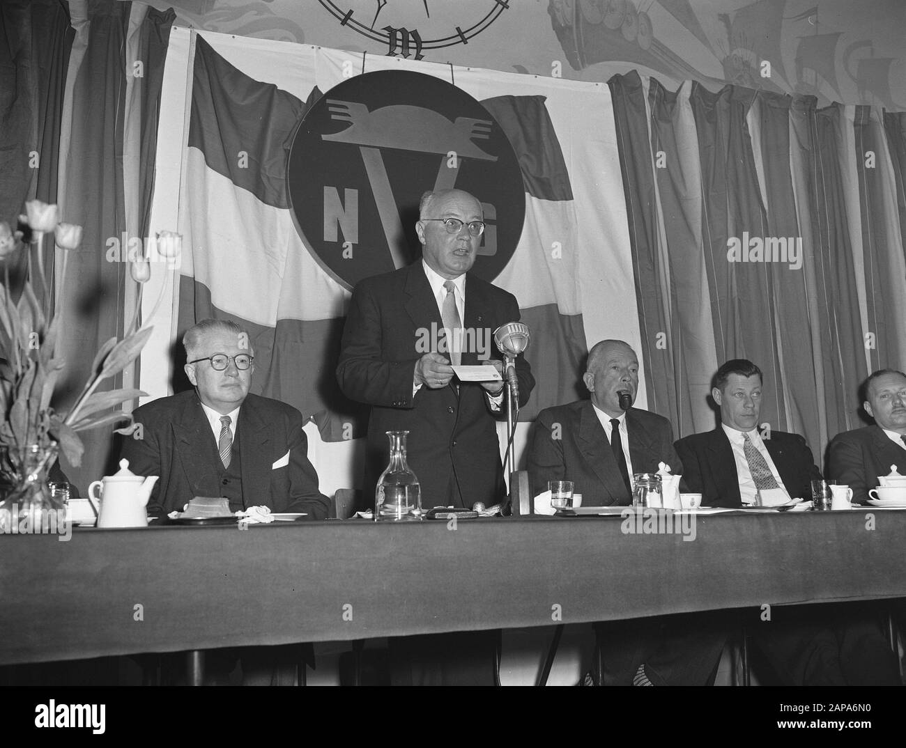 Association of Wholesalers, congress and dinner Amsterdam Date: 21 april 1955 Location: Amsterdam, Noord-Holland Keywords: BOND, Wholesalers, congresses Stock Photo