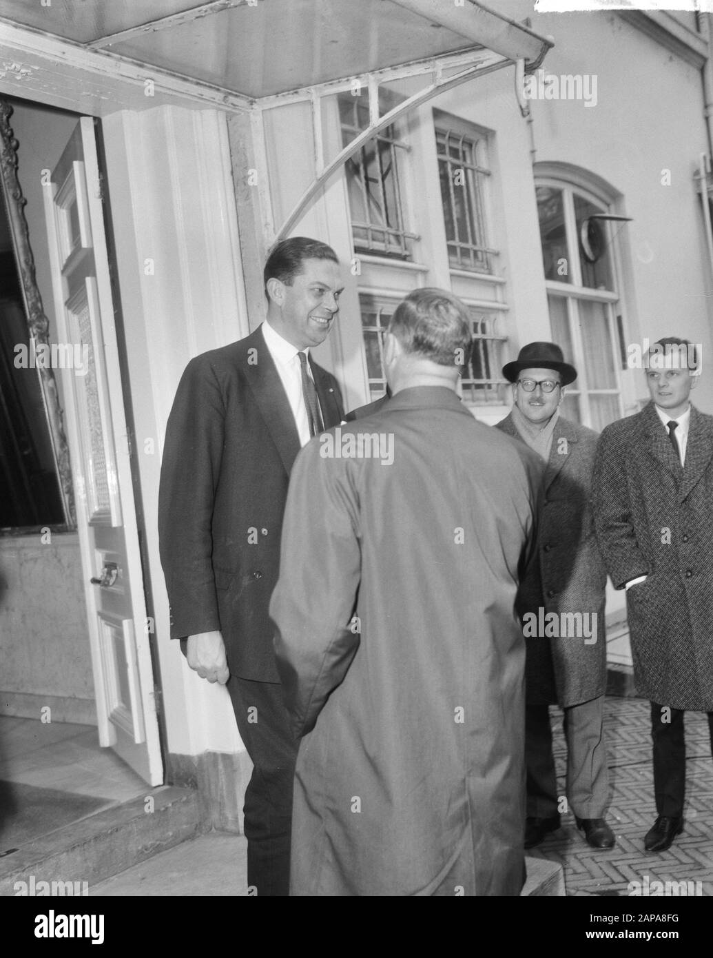 The formation of mr. Cals, Biesheuvel (left) Date April 8