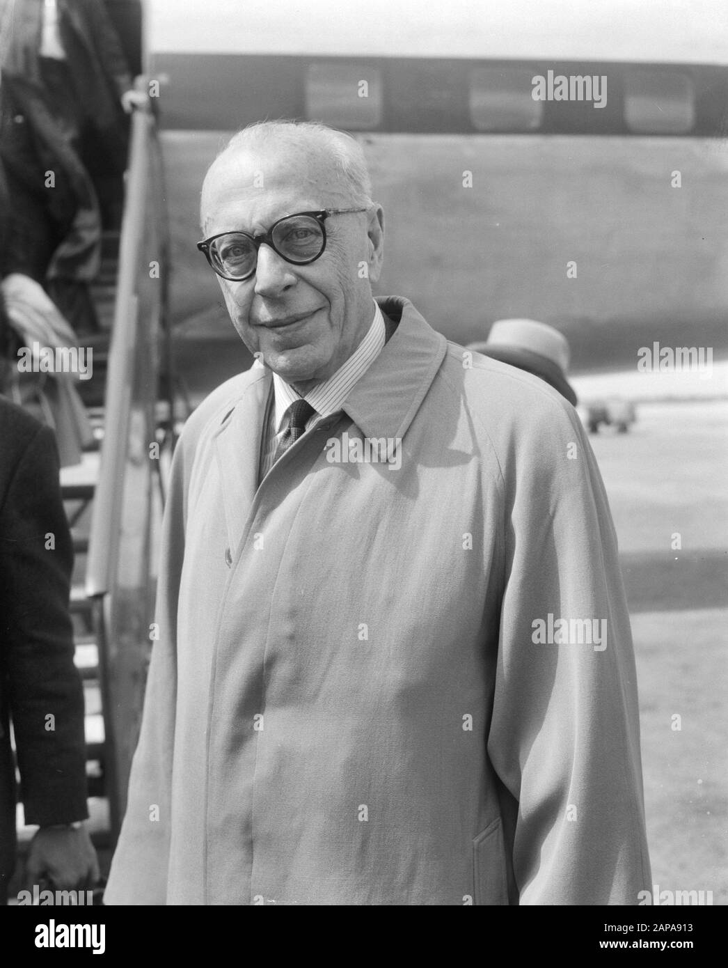 Arrival Cleveland Symphonie Orchestra, George Szell (head) Date: 23 June 1965 Keywords: HEADS, arrivals, orchestras Personal name: George Szell Stock Photo