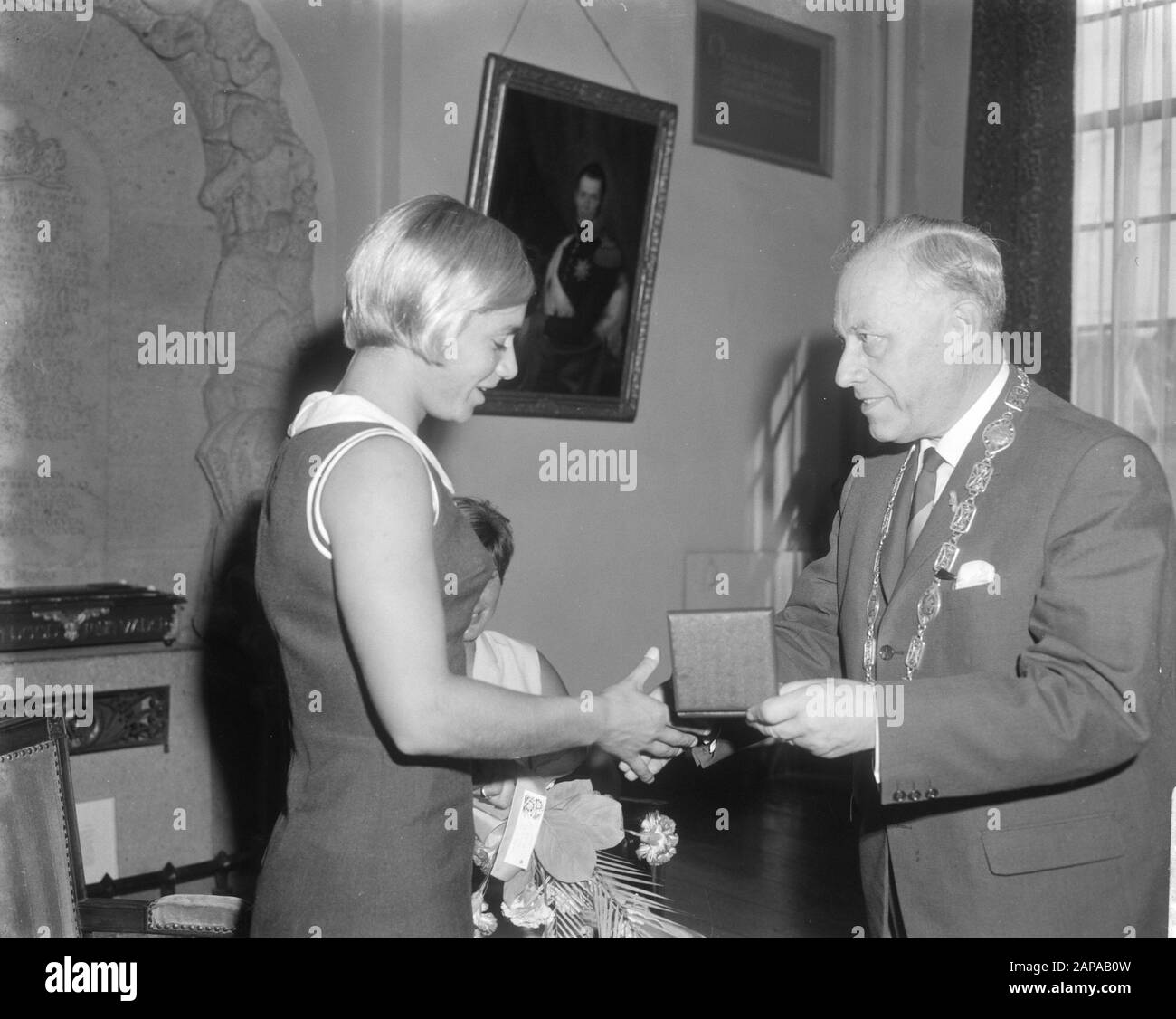 Swimming champions on holiday to Italy Description Betty Heukels