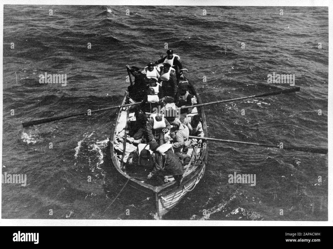 World war ii shipwrecks Black and White Stock Photos & Images Alamy