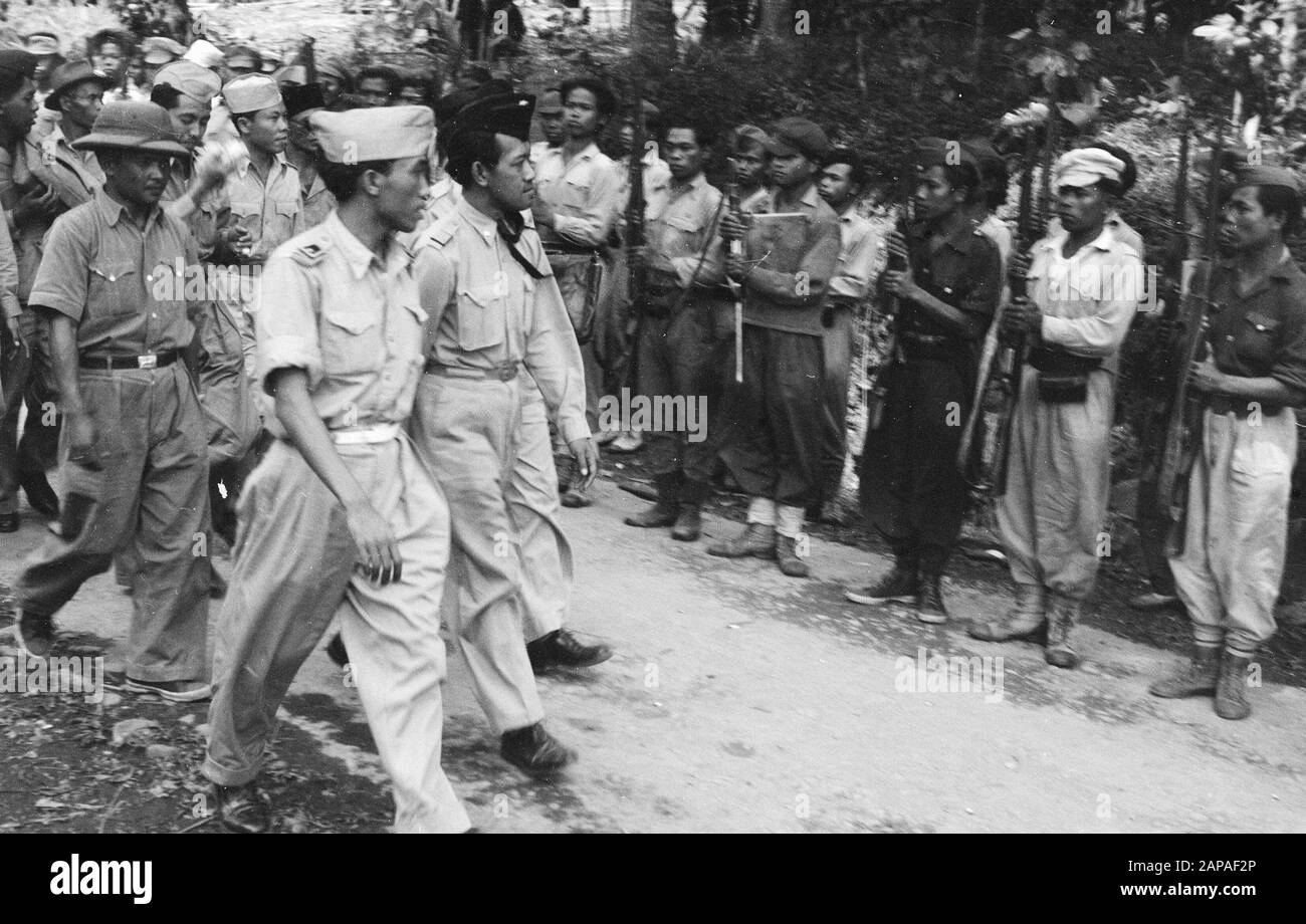 Visit of the Sultan of Djokja to the Karo countries Description: The Republican Minister of War, Sultan of Djokja, Hamengku Buwono IX arrived on Saturday 24 September at the Medan airport, accompanied by about 20 other Republican authorities including the Deputy Prime Minister Sjafrudin Prawiranegara, the Minister of Information Mr. Samsudin and the Chairman of the KNIP Working Committee, Mr. Asaat. They paid a short visit to the city and inspected some TNI posts on the Karo Plateau. Date: 24 September 1949 Location: Indonesia, Dutch East Indies Stock Photo