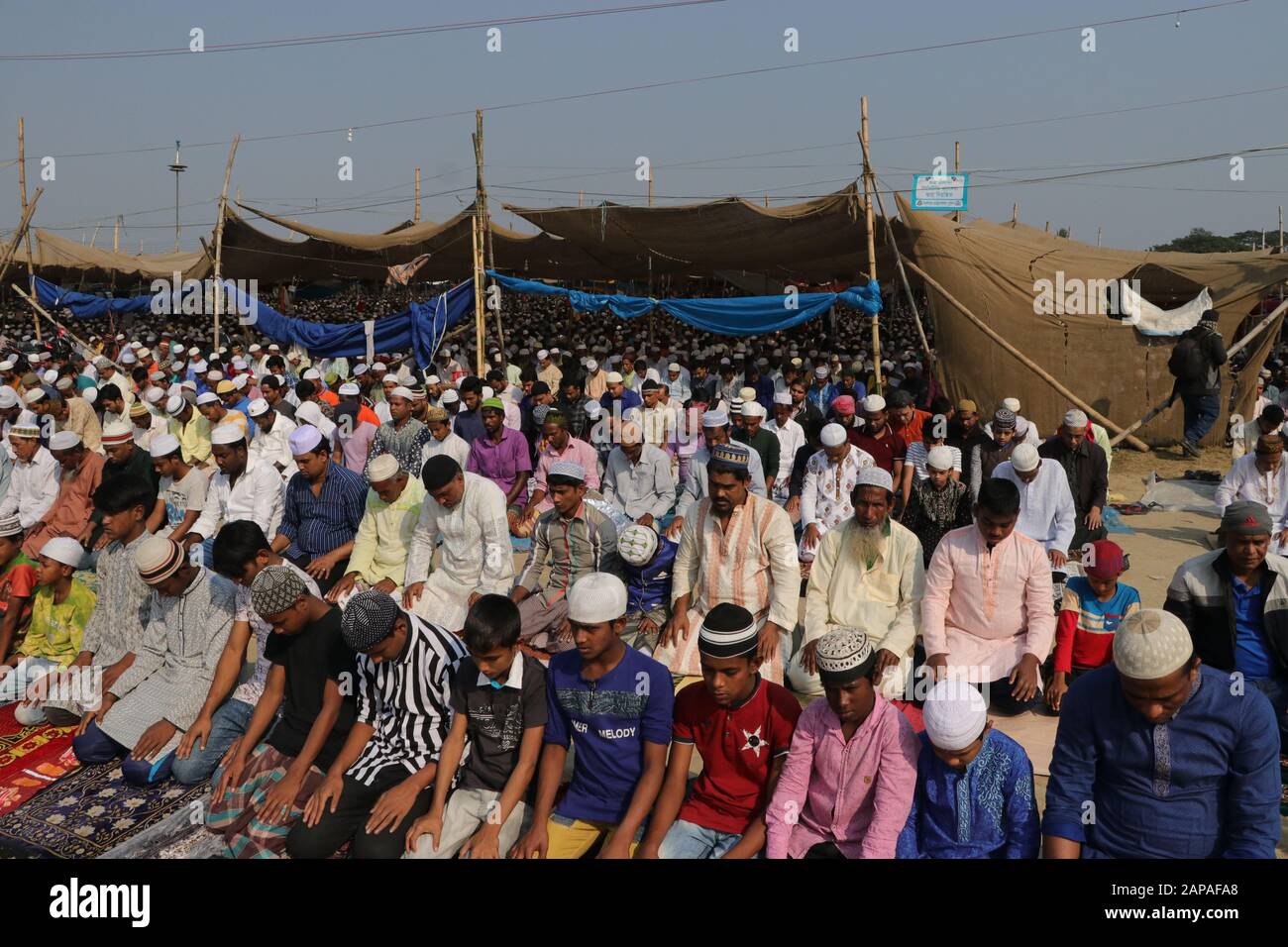 Jan. 12, 2020 - Gazipur, Bangladesh - Muslim devotees gathered in Bishwa Istema at Tongi, Gazipur for the last day of second phase of the event which Stock Photo