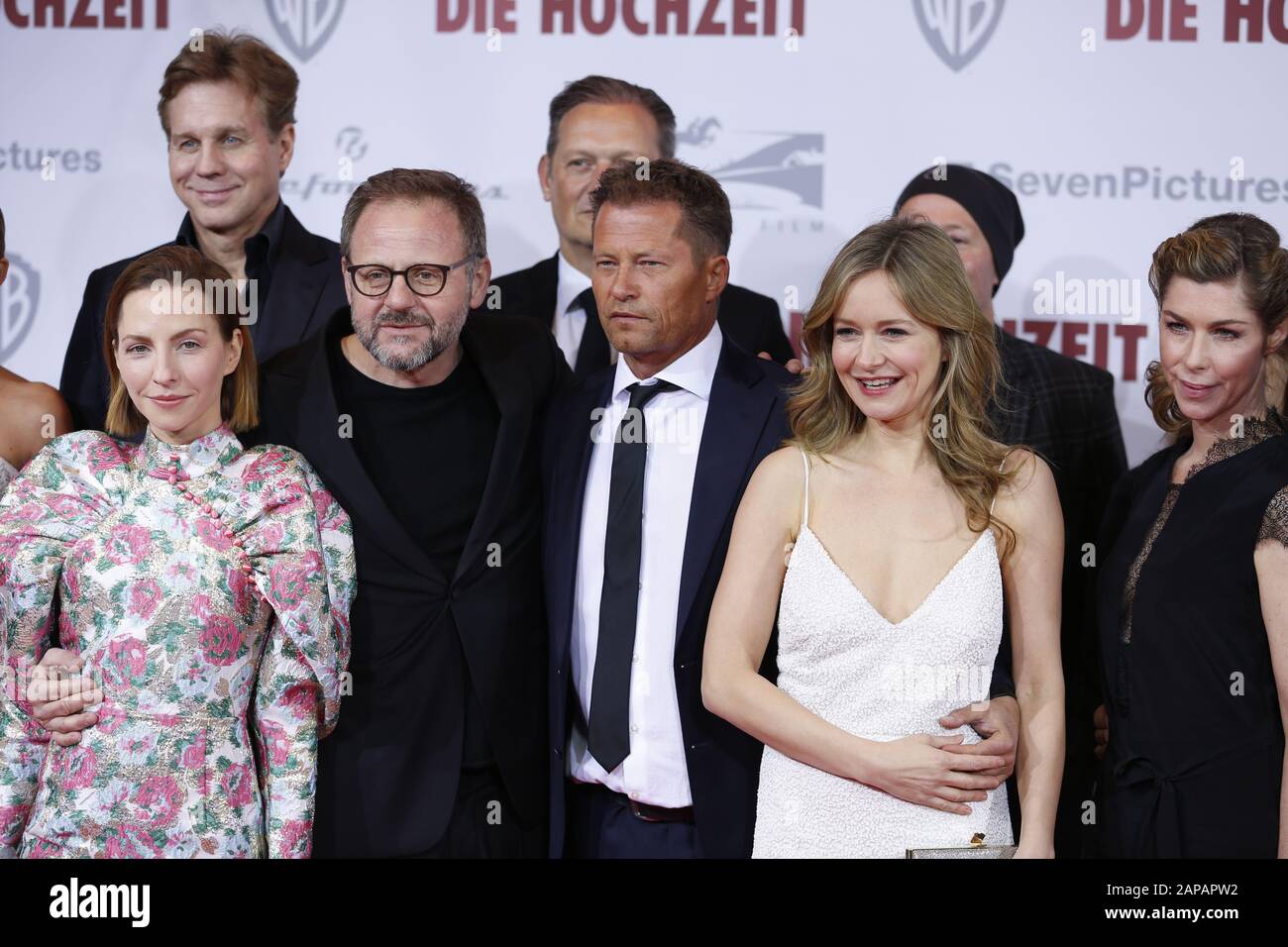 Berlin, Germany. 21st Jan, 2020. Berlin:The photo shows actors Katharina Schüttler, Samuel Finzi, Til Schweiger, Stefanie Stappenbeck, Brigitte Zeh on the red carpet in front of the Zoo Palace. (Photo by Simone Kuhlmey/Pacific Press) Credit: Pacific Press Agency/Alamy Live News Stock Photo