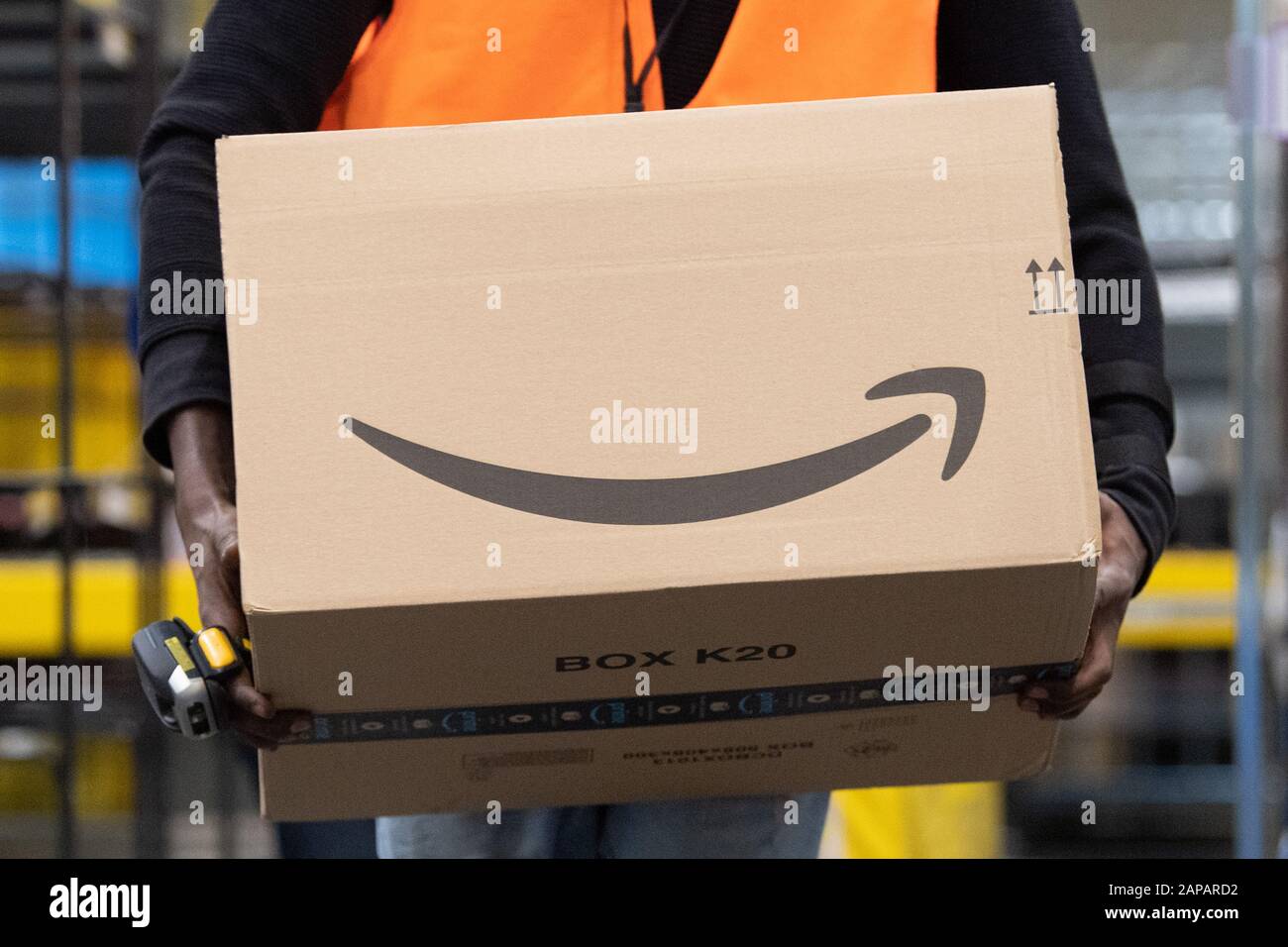 Distribution centre centres hi-res stock photography and images - Alamy