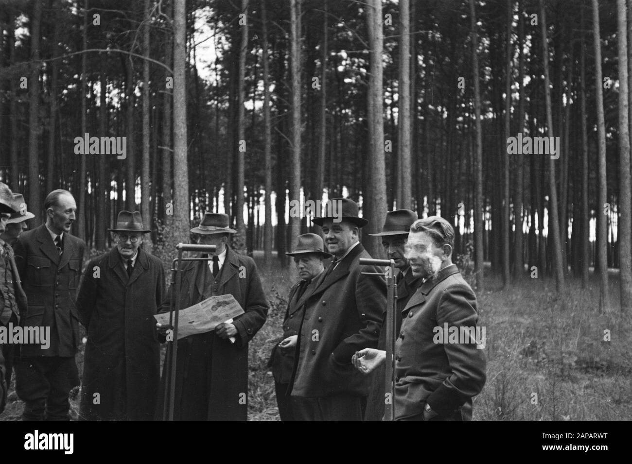 Logging men Black and White Stock Photos & Images - Alamy