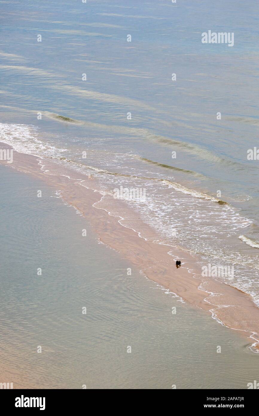 Beach ocean waves from above hi-res stock photography and images - Alamy