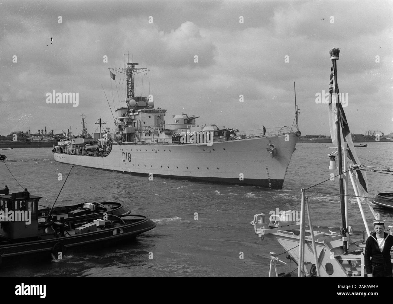 Visit British warships to Rotterdam. HMS St. Kitts (D18) Date 9 July