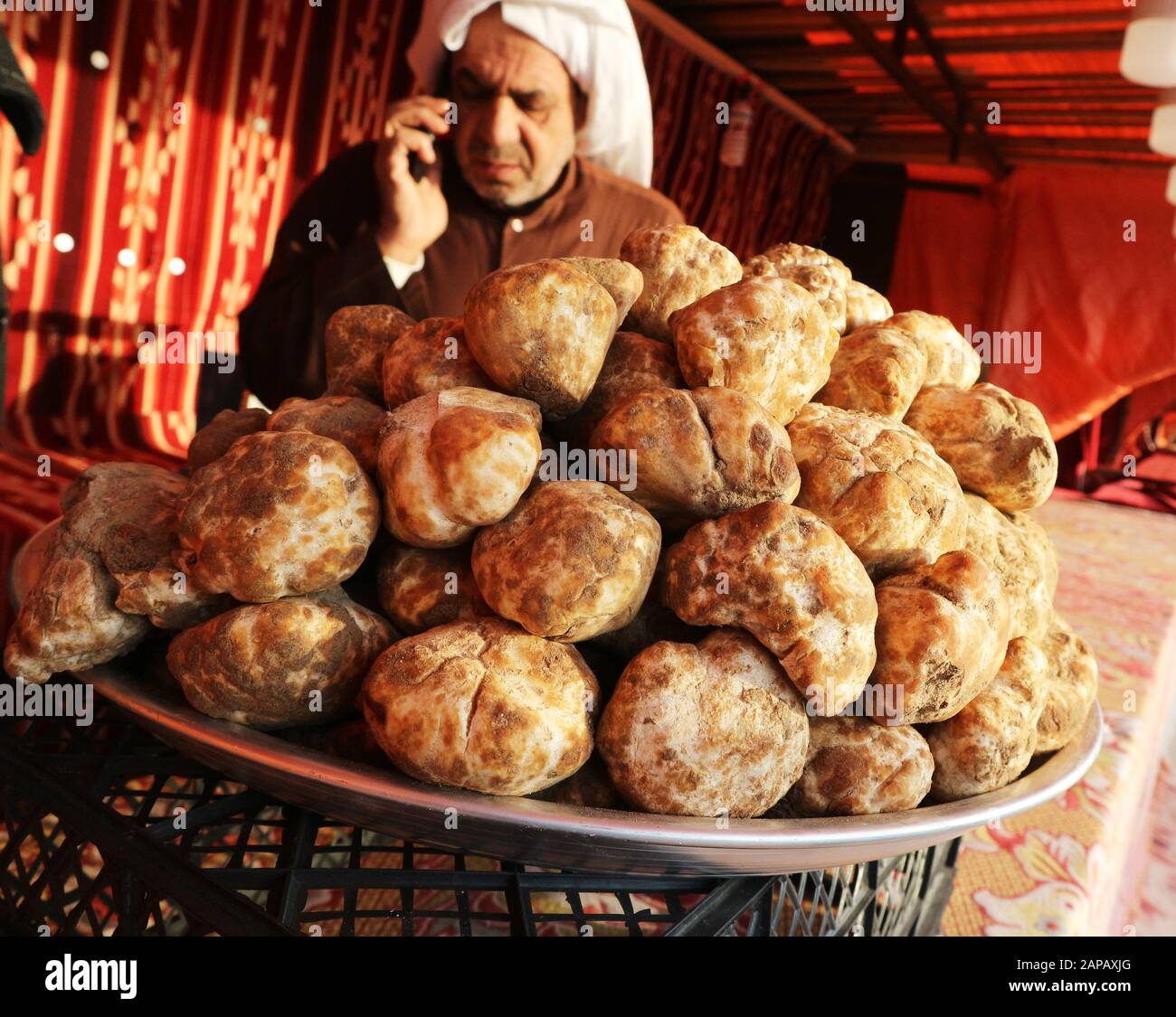Kuwait city kuwait souk selling hires stock photography and images Alamy