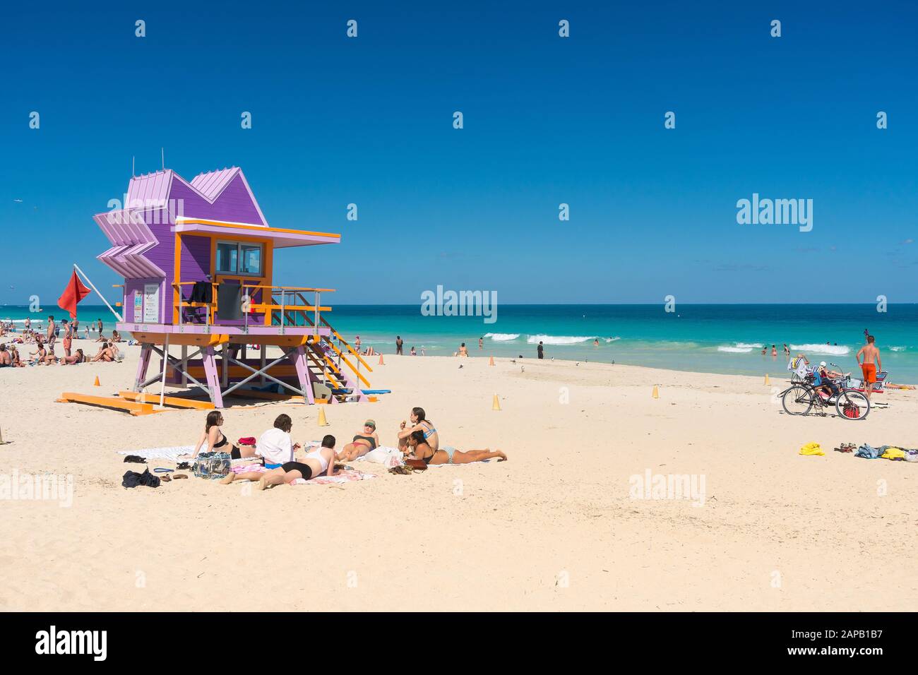 Miami Usa March 15 2018 People Near Of One Of The Famous And