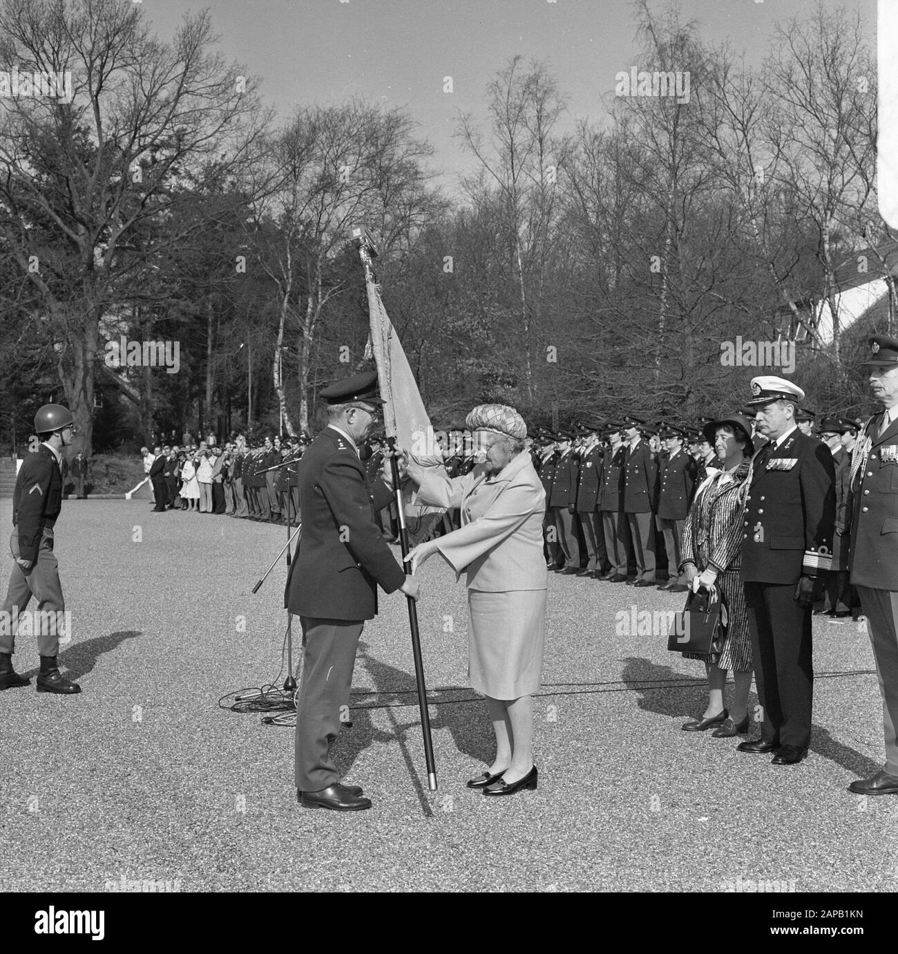 Her Majesty Reveals The Bust Of Corporal J Van Oudheusden And