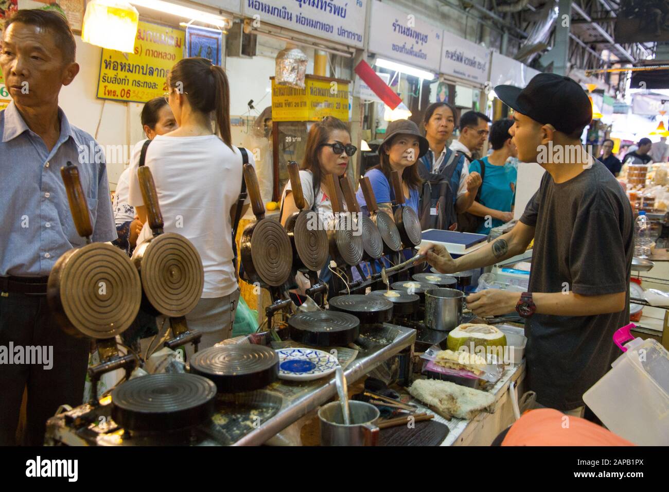 Chiang Mai Market  people shopping food Thailand Stock Photo