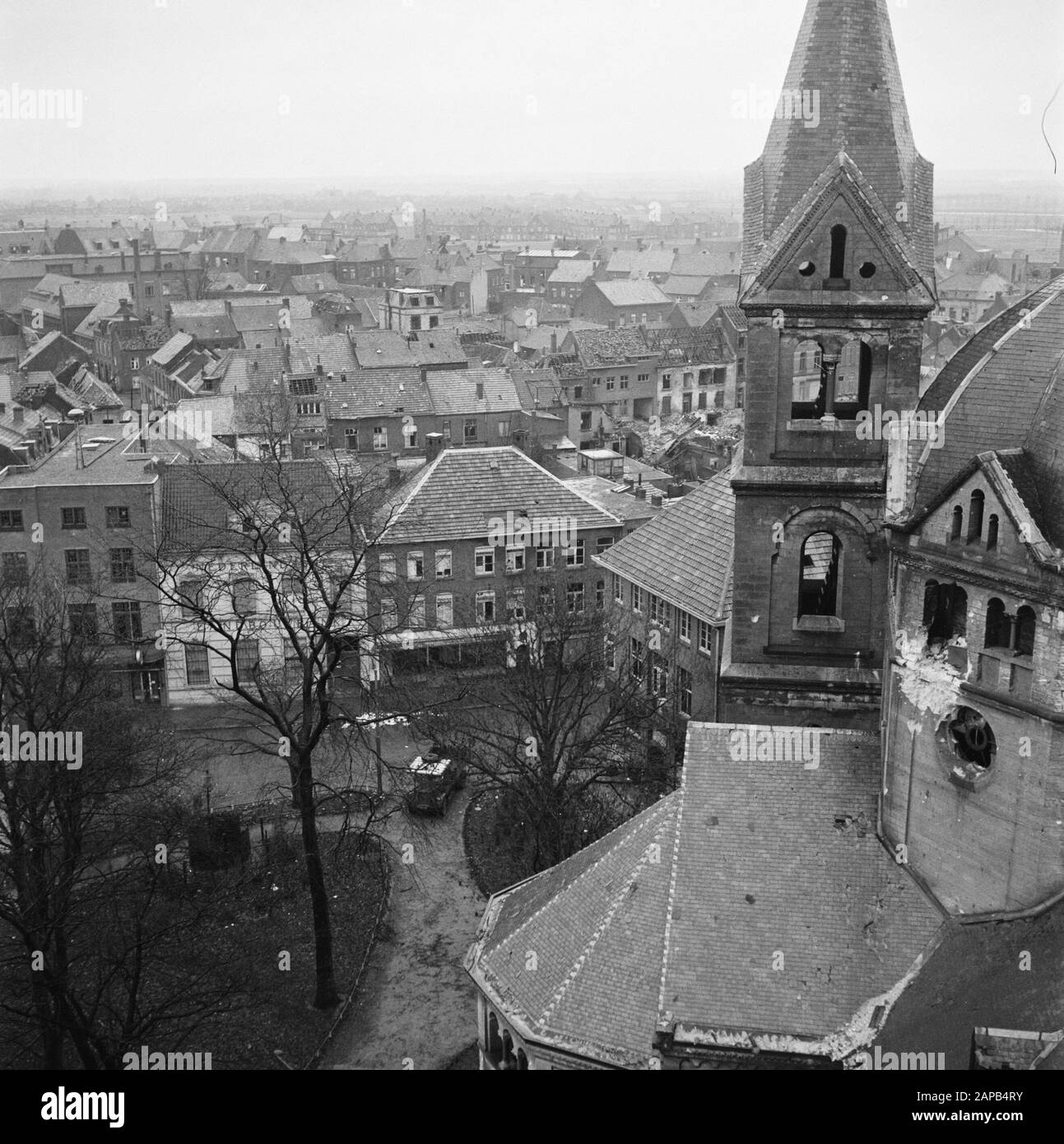 Vernielingen Roermond Description Damage to the Munsterkerk in