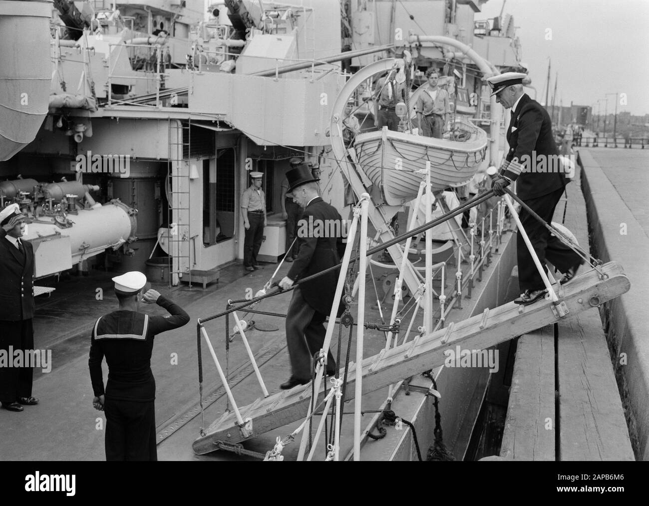 British destroyers hi-res stock photography and images - Alamy