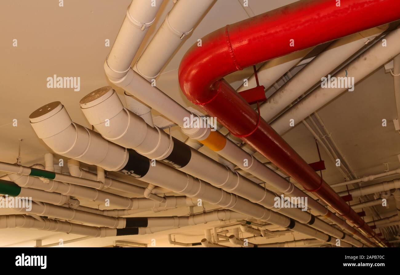 Industrial ceiling pipe hires stock photography and images Alamy