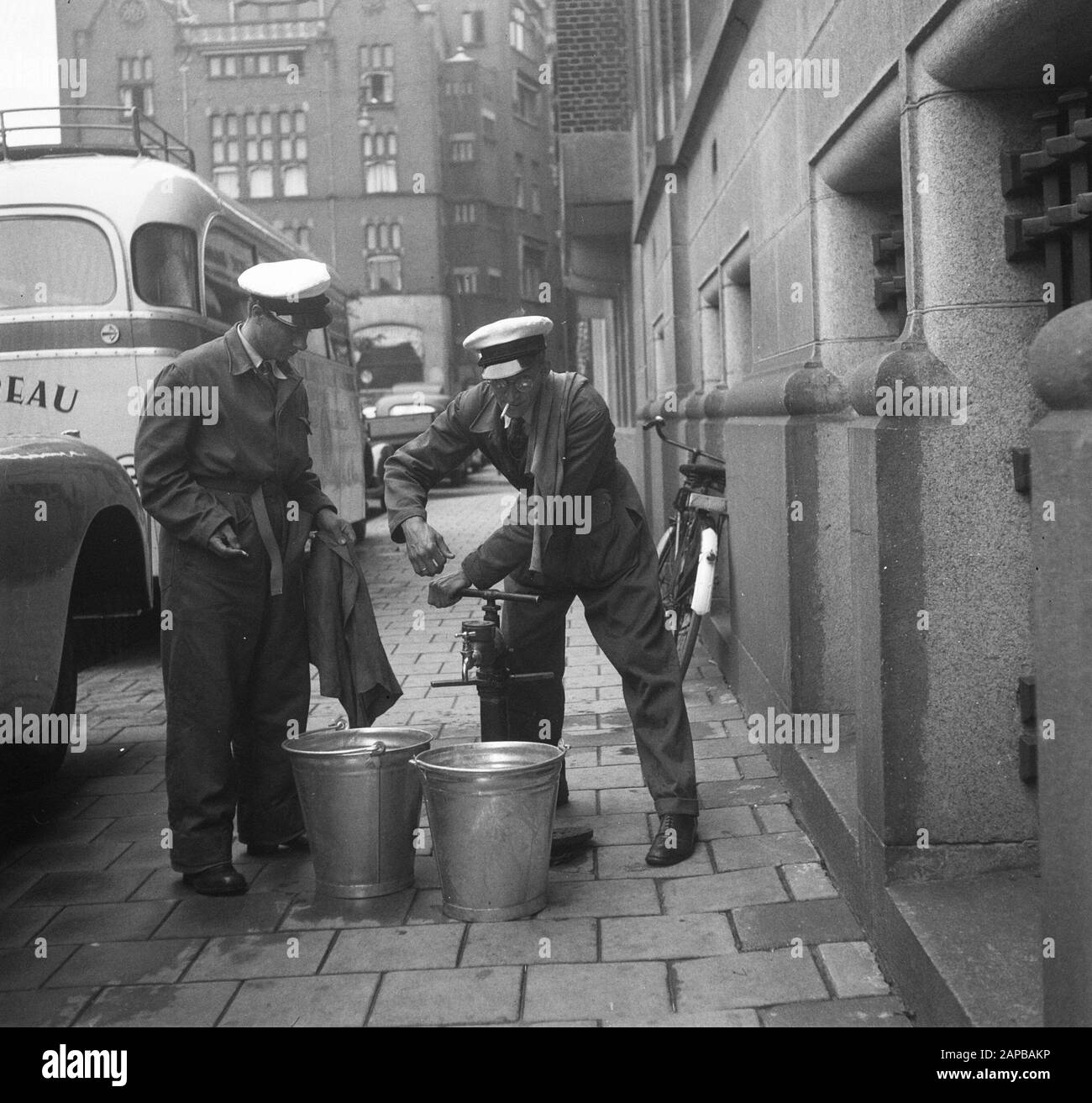 Car cleaning Black and White Stock Photos & Images - Alamy