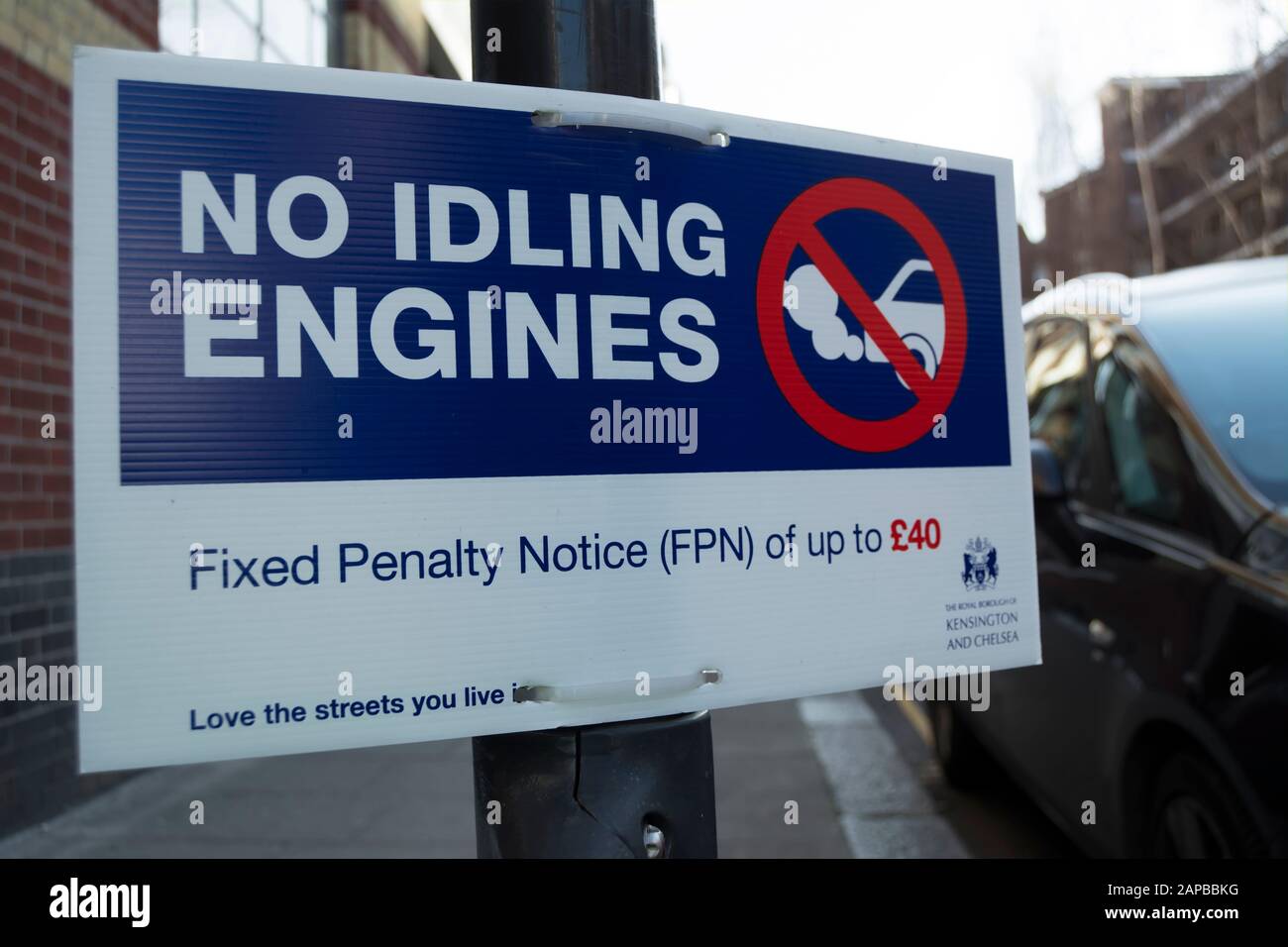 no idling engines sign warning of a £40 fine, in the royal borough of kensington and chelsea, london, england Stock Photo