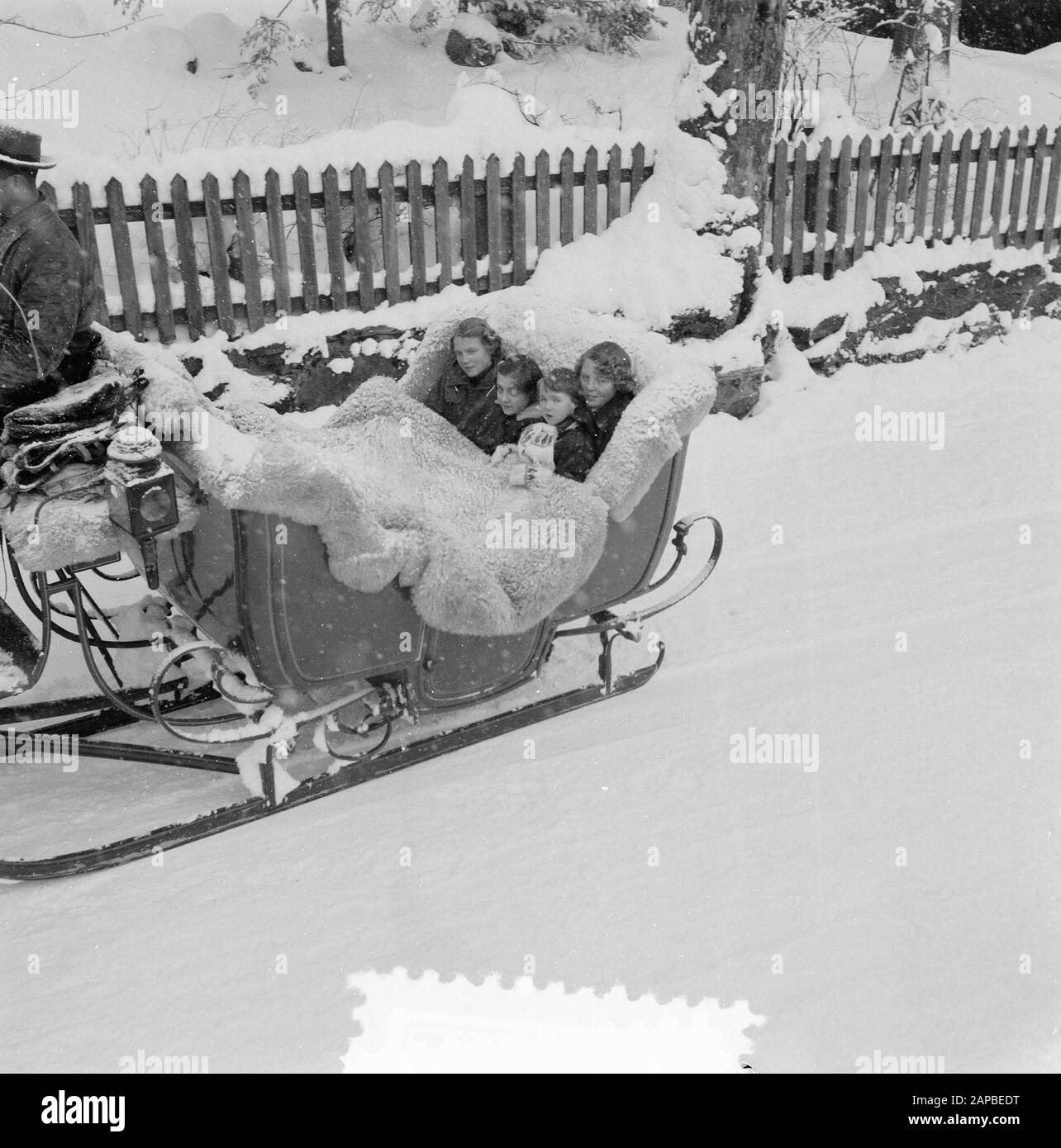 Visit Royal Family to Grindelwald, four Princesses arreslede Date 28