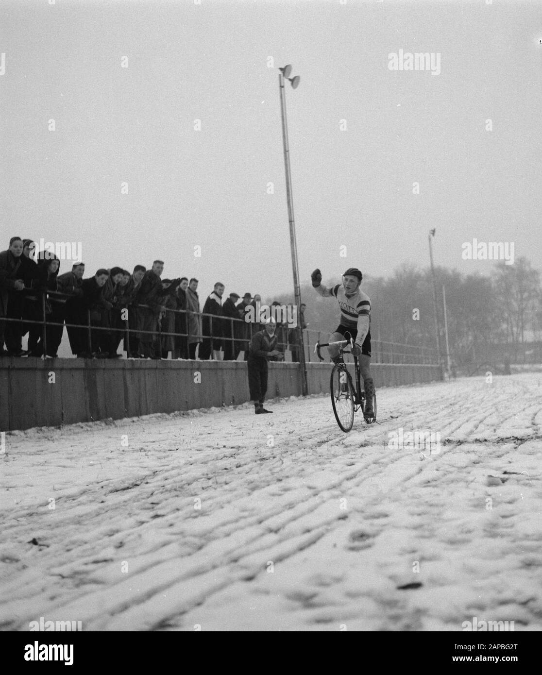 Cyclecross competitions at Duinhorst. Finish Brinkman Date: 5 February 1956 Location: Duinhorst Keywords: finish Stock Photo