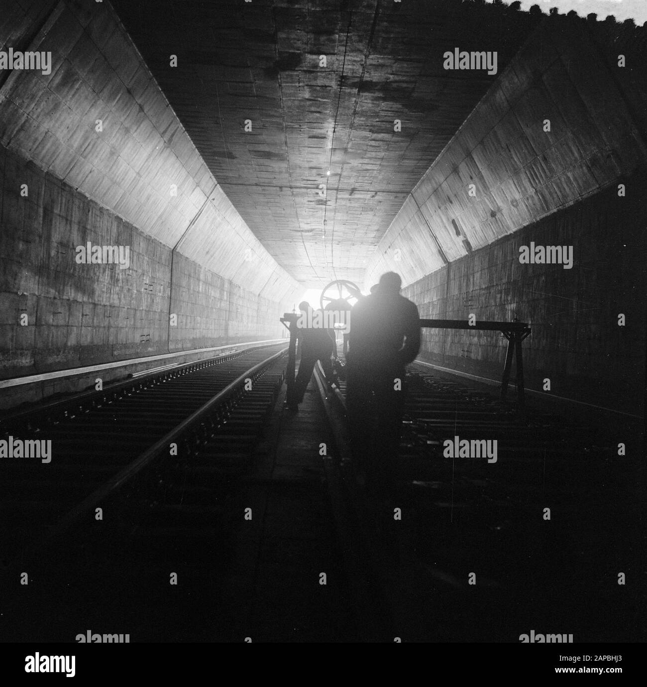 Construction Velsertunnel Date: March 22, 1957 Keywords: construction, tunnels Institution name: Velsertunnel Stock Photo