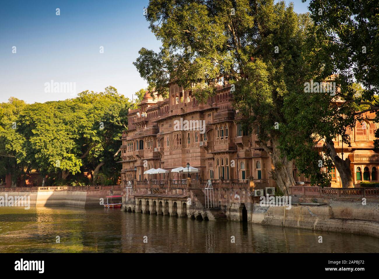 India, Rajasthan, Shekhawati, Bikaner, Gajner, Gajner Palace Heritage Hotel, former hunting lodge of Maharaja of Jaipur, beside wildfowl lake Stock Photo