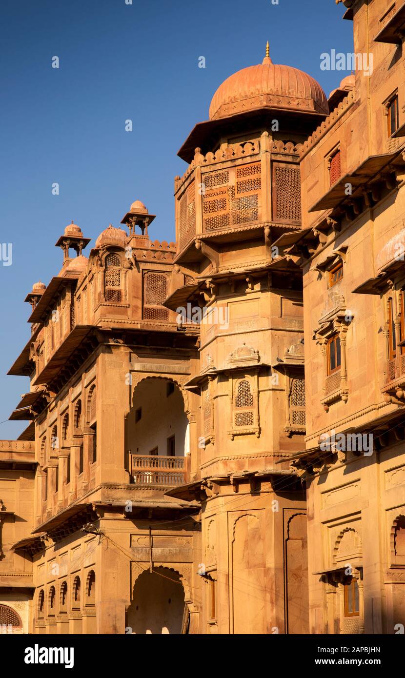 India, Rajasthan, Shekhawati, Bikaner, city centre, Junagarh Fort, detail of carved sandstone exterior structure Stock Photo