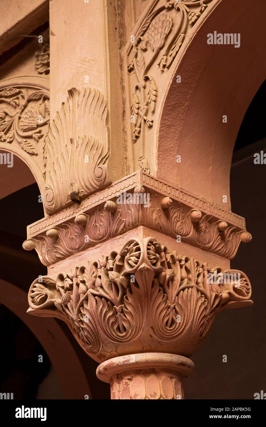 India, Rajasthan, Shekhawati, Bikaner, city centre, Junagarh Fort, carved sandstone pillar detail Stock Photo