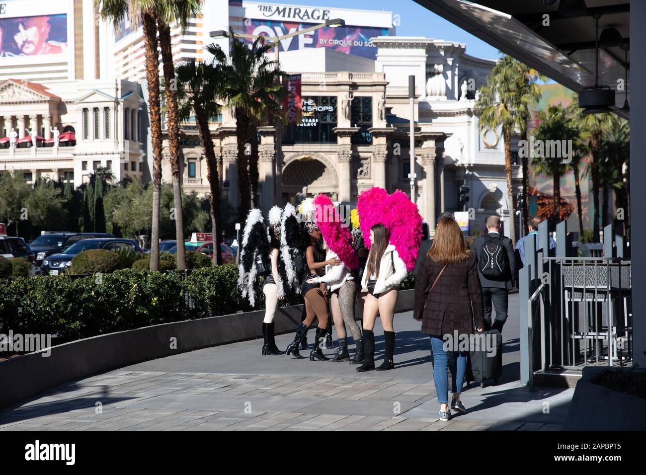 Las vegas showgirl hi res stock photography and images Alamy