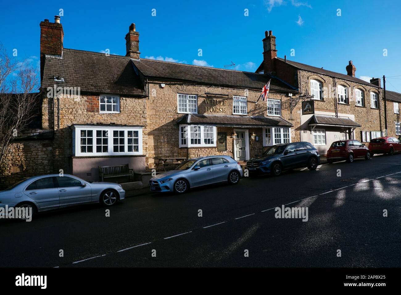 The White Horse pub in Silverstone, Northamptonshire Stock Photo