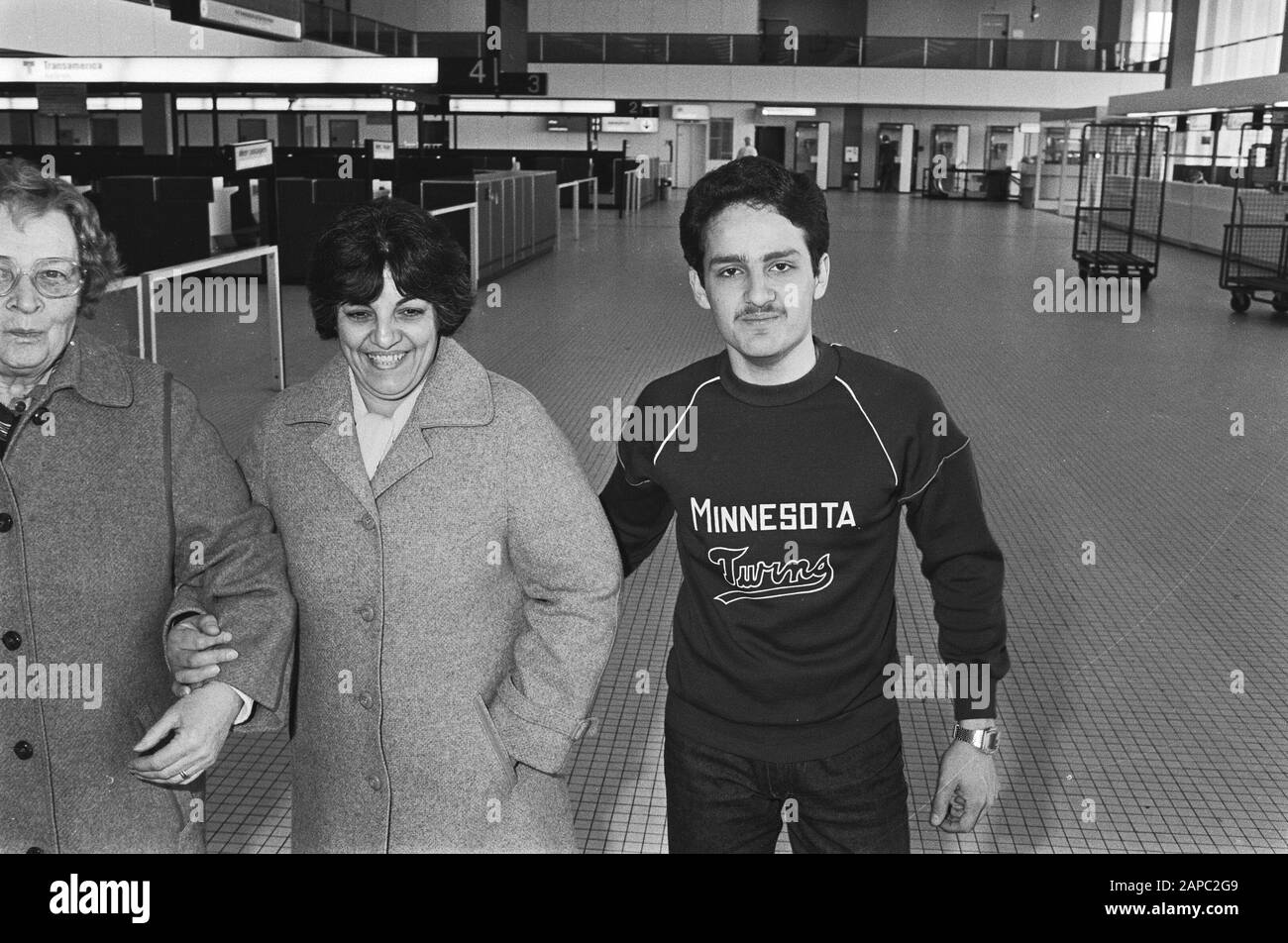 17-year-old Student of Montessor-lyceum the Iranian Said Abbassi still out of the country despite actions of fellow students Date: 29 March 1982 Location: Noord-Holland, Schiphol Keywords: DEVELOPT, pupils Personal Name: Abbassi, Said Stock Photo