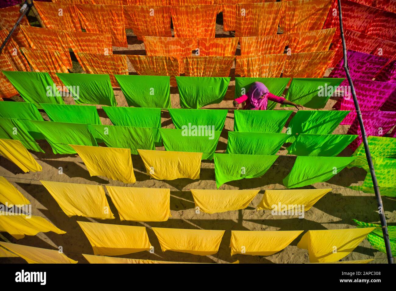 Drying cloth under hot sun in Narayanganj, Bangladesh Stock Photo