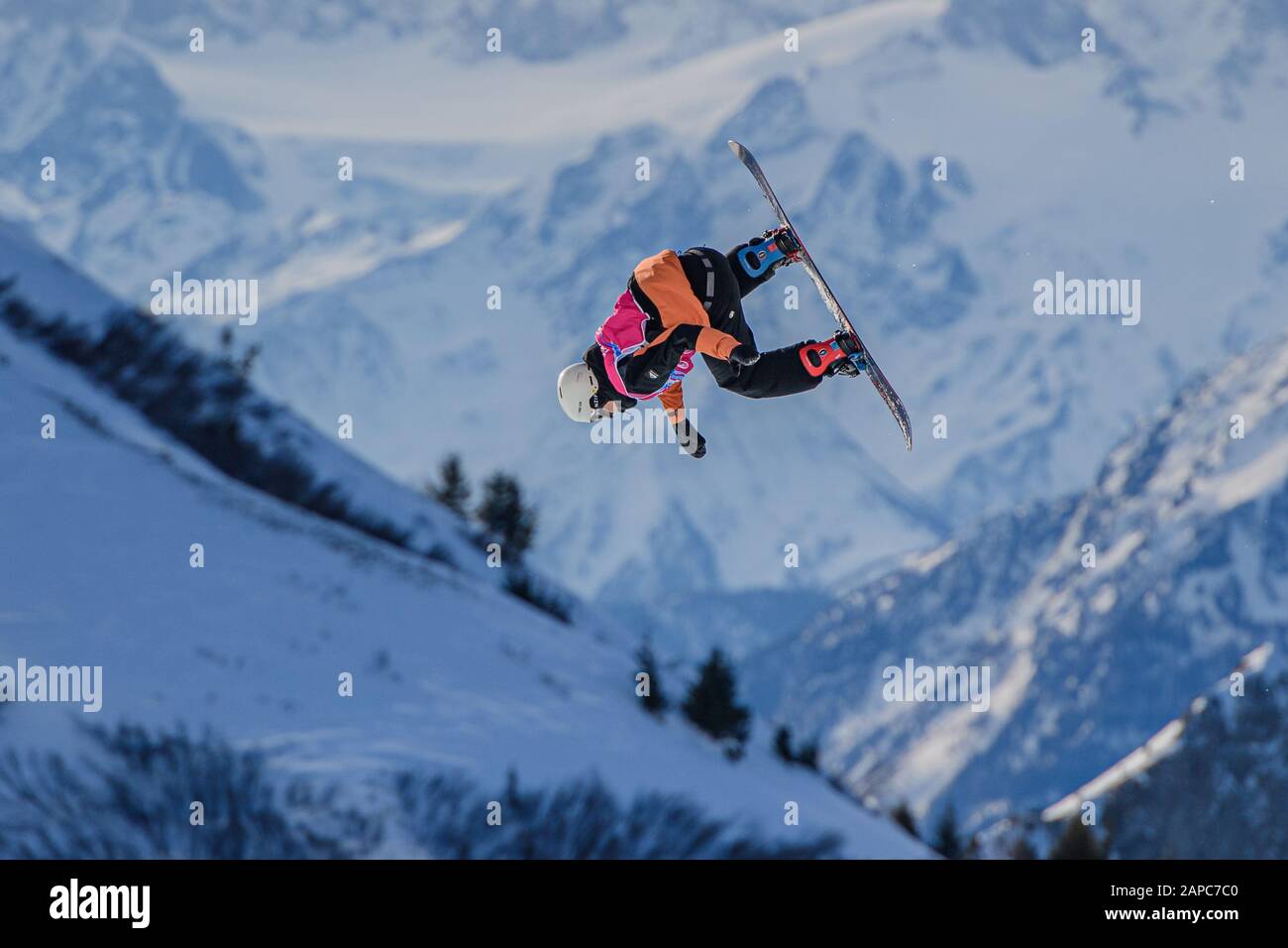 LAUSANNE, SWITZERLAND. 22th, Jan 2020.  competes in the Snowboard: Men's Big Air competitions during the Lausanne 2020 Youth Olympic Games at Leysin Park & Pipe on Wednesday, 22 January 2020. LAUSANNE, SWITZERLAND. Credit: Taka G Wu/Alamy Live News Stock Photo