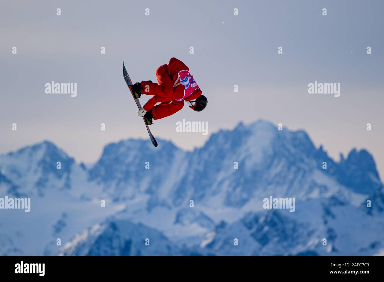 LAUSANNE, SWITZERLAND. 22th, Jan 2020. MATHISEN William (SWE) competes in the Snowboard: Men's Big Air competitions during the Lausanne 2020 Youth Olympic Games at Leysin Park & Pipe on Wednesday, 22 January 2020. LAUSANNE, SWITZERLAND. Credit: Taka G Wu/Alamy Live News Stock Photo