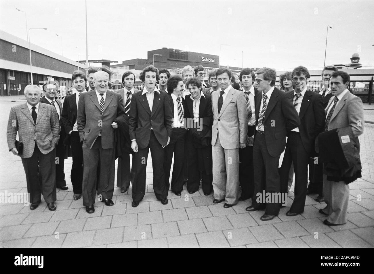 Arrival Ajax opponent in Europe Cup II tournament Lausanne Sports from  Switzerland at Schiphol; team Lausanne Sports Date: 16 October 1978  Location: Switzerland Keywords: sport, football Institution name: Lausanne  Sports Stock Photo - Alamy