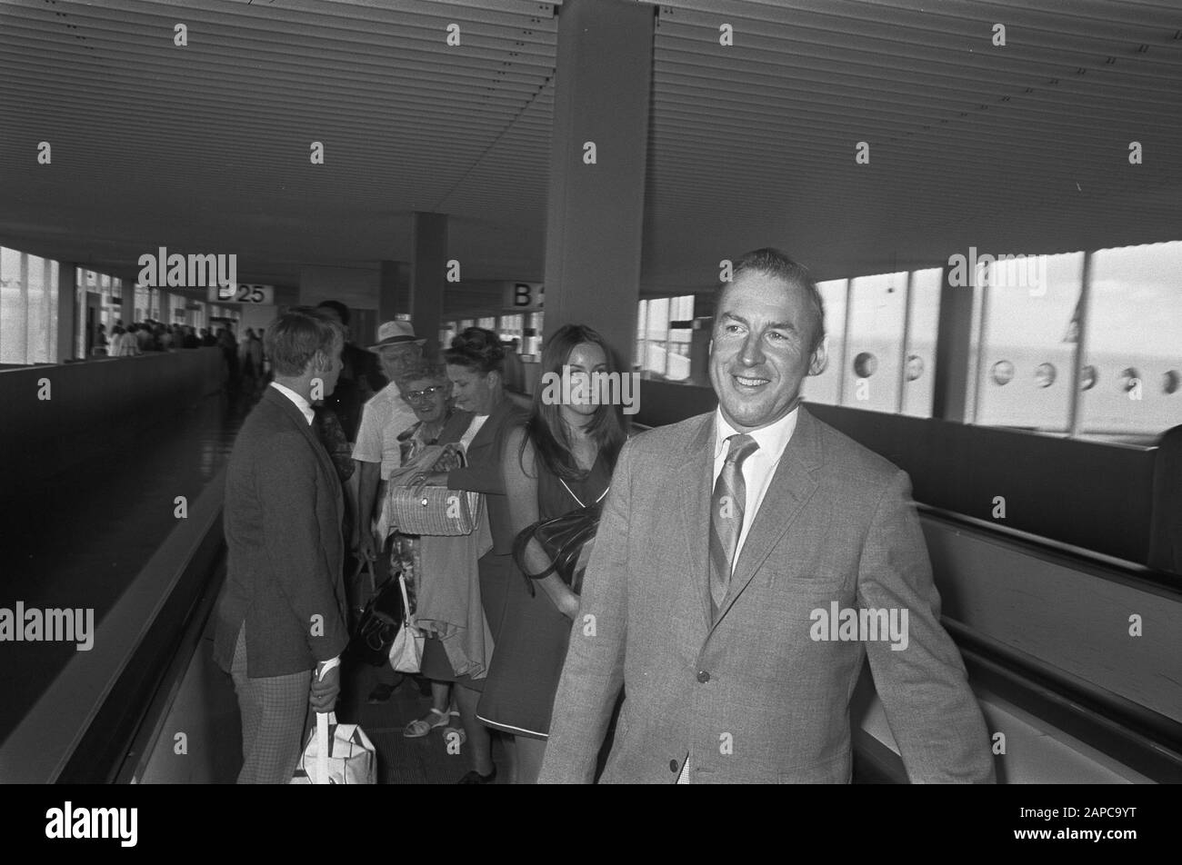 Arrival astronaut James Lovell (USA) with wife and 2 children at Schiphol Date: August 21, 1969 Keywords: SPEES, Children, arrivals, astronauts Personal name: James Lovell Stock Photo