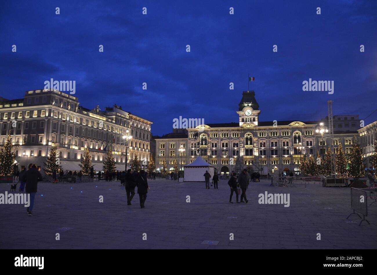 Trieste, Italien: Hafenstadt an der Adria: Rathaus und Platz Stock Photo