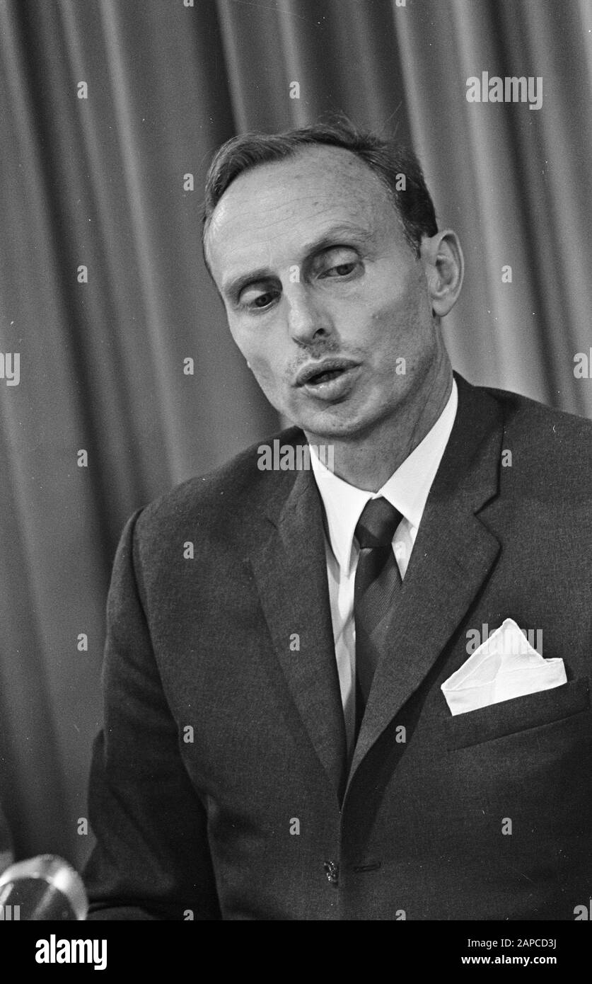 Klm representative h hires stock photography and images Alamy