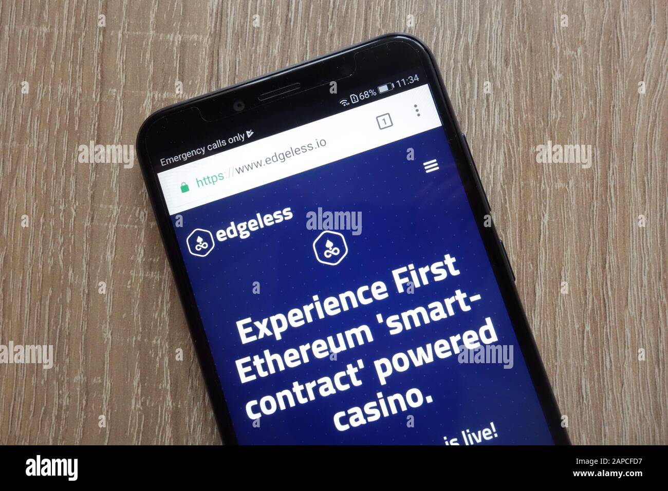 Edgeless (EDG) cryptocurrency website displayed on a modern smartphone Stock Photo