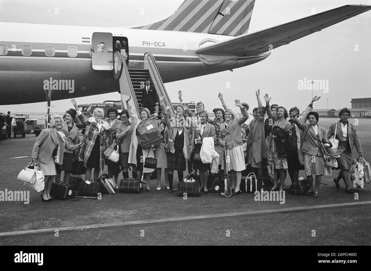 Arrival of Ladies Hockey Team at Schiphol from America Date: October 16, 1963 Keywords: arrivals, hockey teams Stock Photo