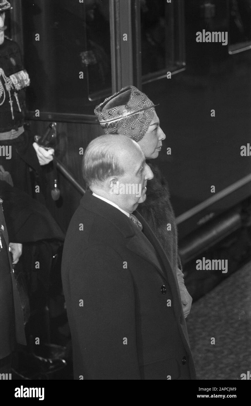 Arrival of President of Peru dr. Manuel Prado and her wife Mrs. Clorinda  Malaga Prado at the station in The Hague Date: March 7, 1960 Location: The  Hague, Peru Keywords: ARRATRINA, Wife,