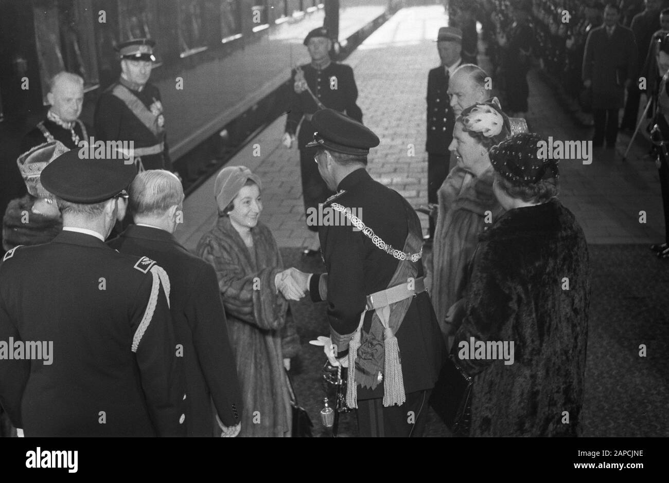 Arrival of President of Peru dr. Manuel Prado and her wife Mrs. Clorinda  Malaga Prado at the station in The Hague Date: March 7, 1960 Location: The  Hague, Peru Keywords: ARRATRINA, Wife,