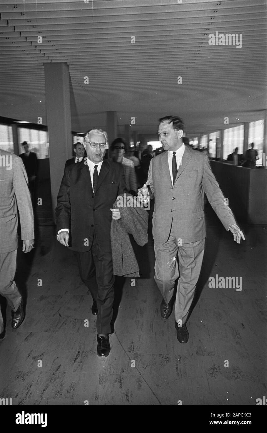Arrival Chairman of the East Germany State Council. Mr. Kate. Gotting at Schiphol, Mr. E. Grosskoff, representative DDR in our country Date: 2 July 1968 Location: Noord-Holland, Schiphol Keywords: REPRESENTATIES, arrivals Stock Photo