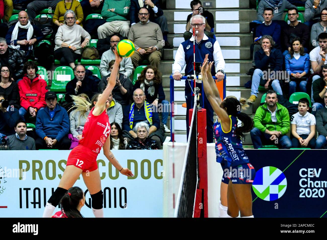 Treviso, Italy. 22nd Jan, 2020. spike of bianka buÅ¡a during Imoco