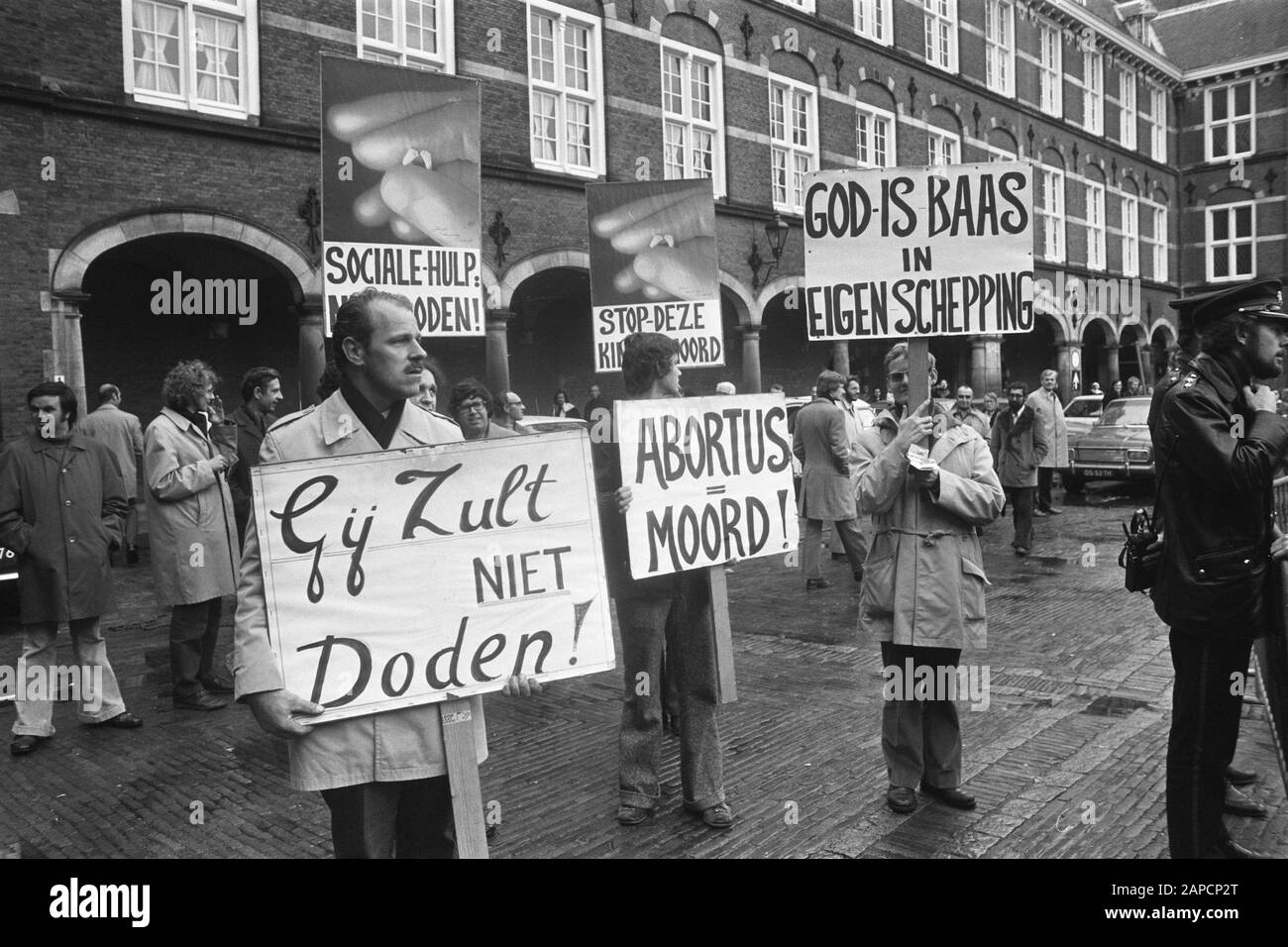 Abortus-demonstration at Binnenhof Date: October 30, 1974 Location: Binnenhof, The Hague, Zuid-Holland Keywords: demonstrations Stock Photo