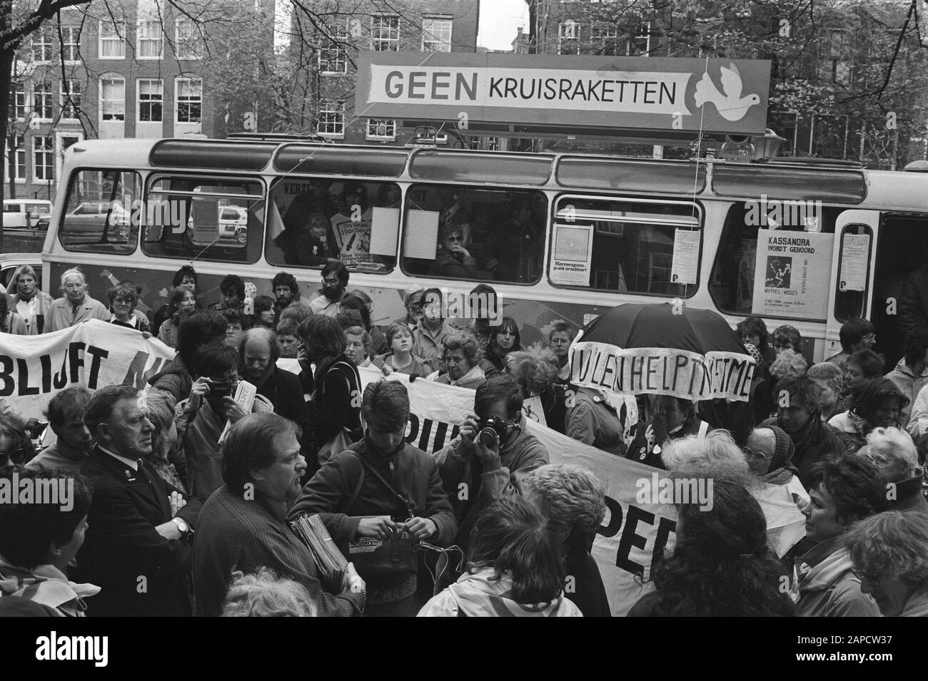 Bus placement Black and White Stock Photos & Images - Alamy
