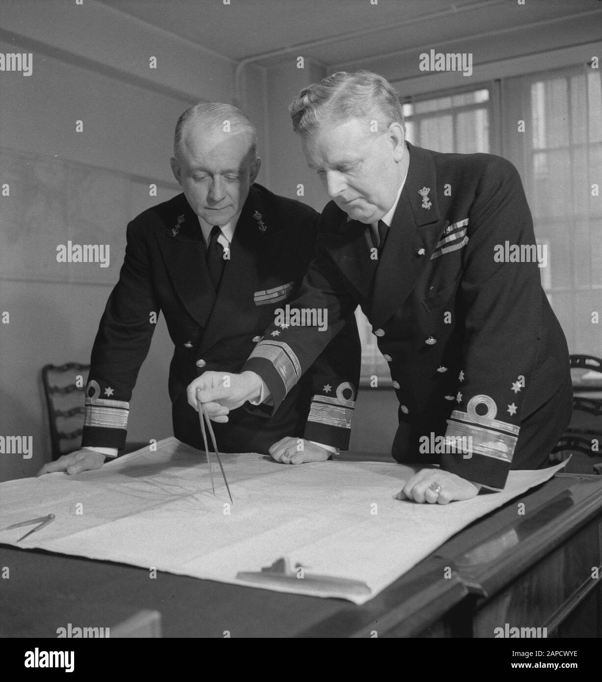 Admiral Furstner (Minister of Navy, right) with rear-by-night J.W. Termitation (chief naval staff) Date: {1940-1945} Location: Great Britain, London Keywords: officers, portraits, portraits, World War II Personal name: Furstner, J.Th., Termijtelen, J.W. Stock Photo