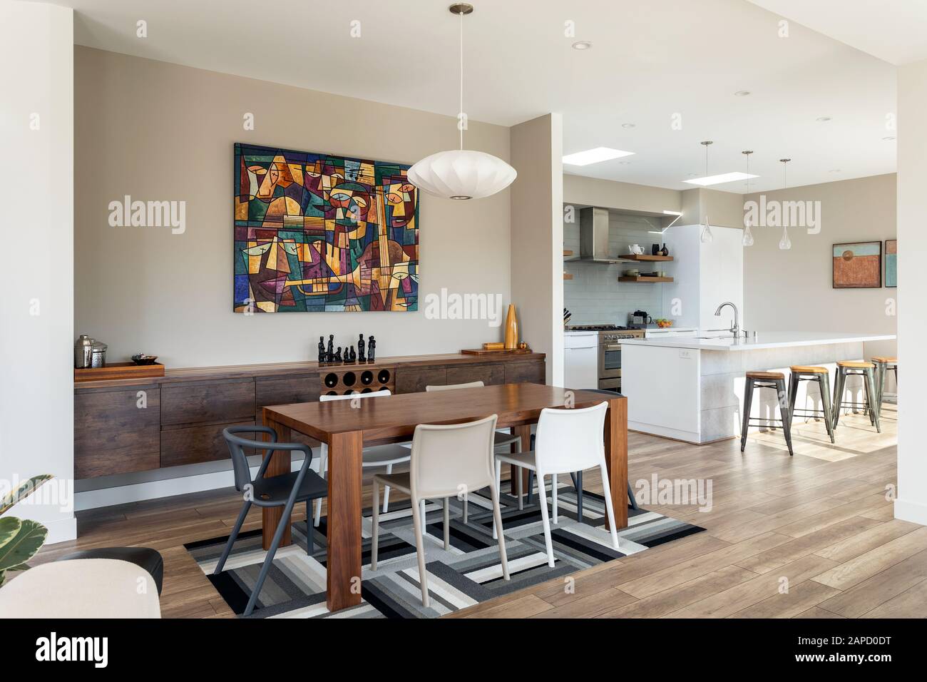 Kitchen view dining room hi-res stock photography and images - Alamy