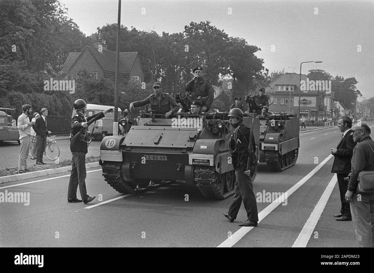 Ambonese have occupied the home of the Indonesian Ambassador in Wassenaar, M113C&V armored cars of the marechaussee stand by the property Date: August 31, 1970 Location: Indonesia, Indonesia, Wassenaar, South-Holland Keywords: embassies, police, vehicles Institution name: Koninklijke Marechaussee Stock Photo