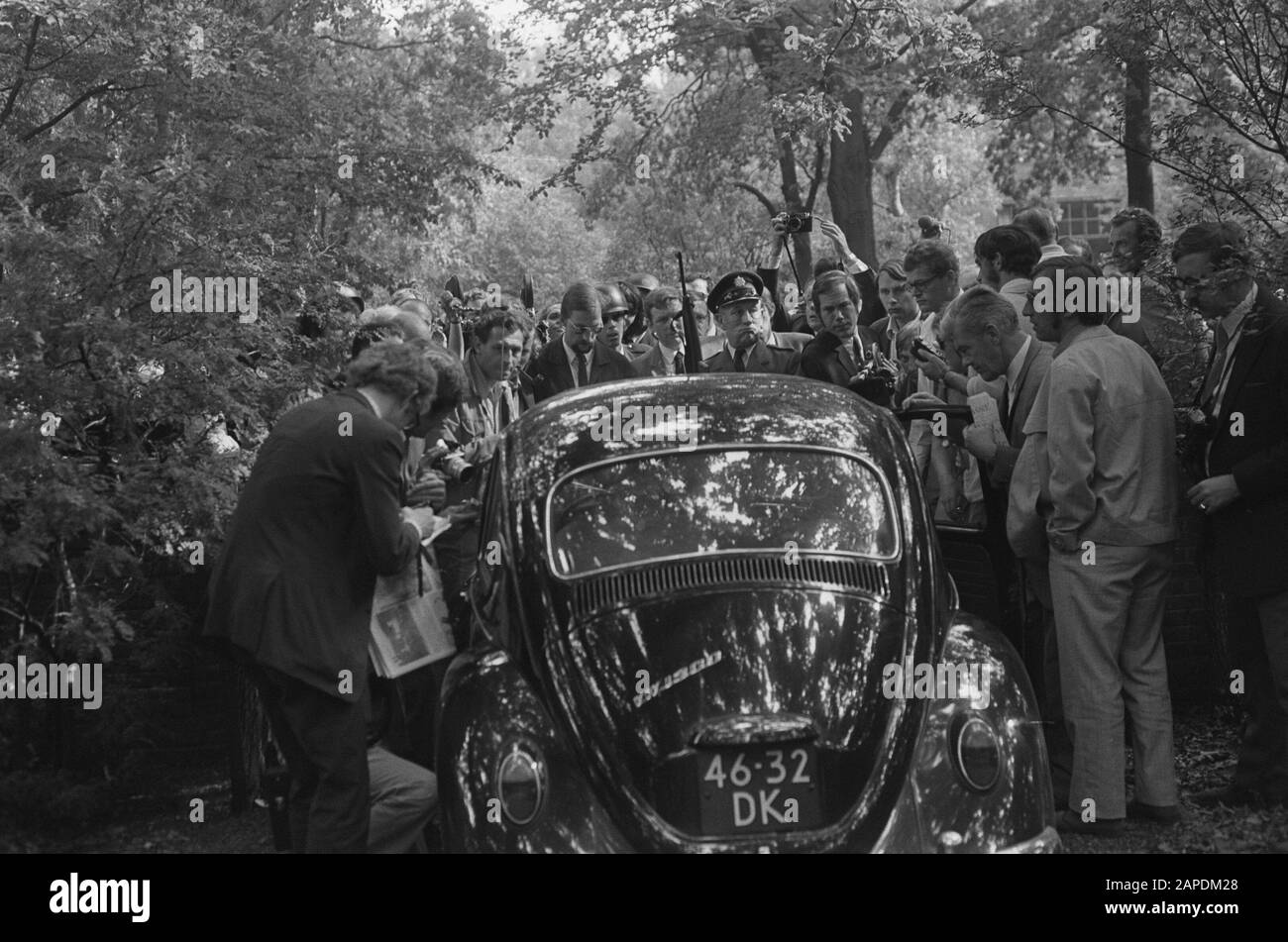 Ambonese occupying dwelling of Indonesian Ambassador, Wassenaar Date: August 31, 1970 Location: Wassenaar, South-Holland Keywords: cars, occupation Institution name: Volkswagen Stock Photo