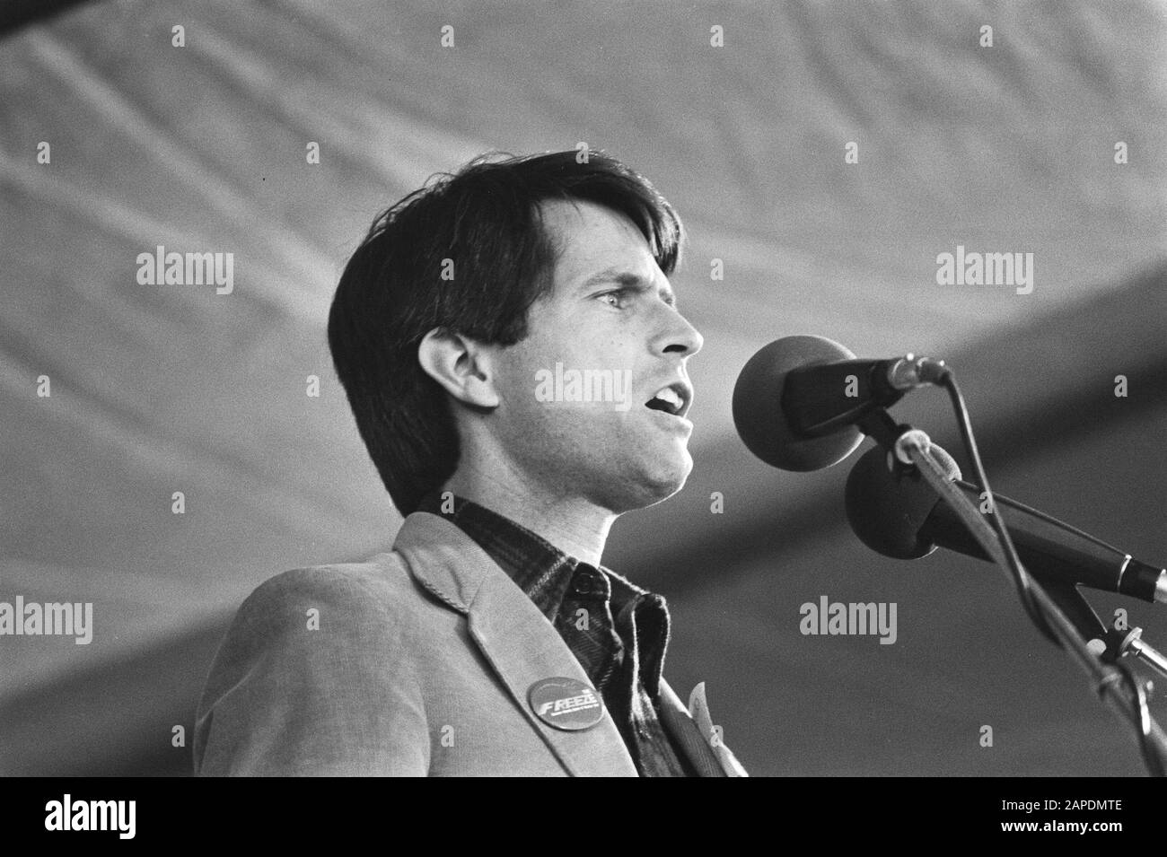 Ambassador paul bremer speaks hires stock photography and images Alamy